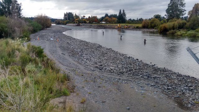 River work didn\'t bother anglers  IMG_20180424_112151847_HDR